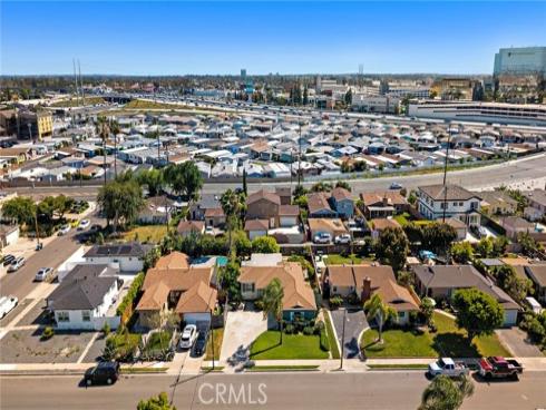 7852  Darwin   Avenue, Midway City, CA