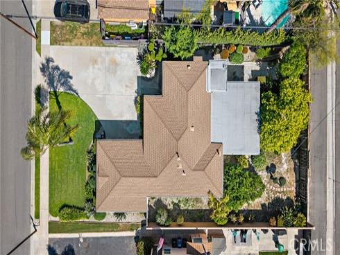 7852  Darwin   Avenue, Midway City, CA