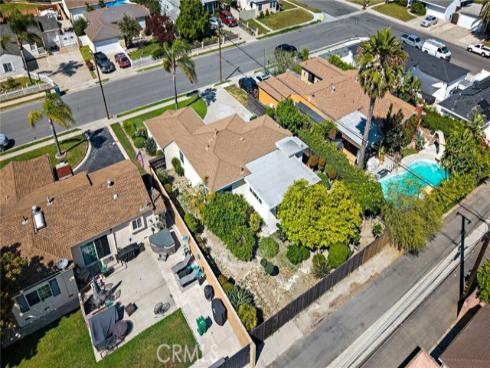 7852  Darwin   Avenue, Midway City, CA