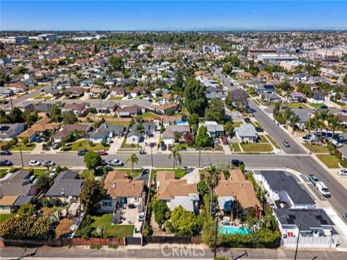 7852  Darwin   Avenue, Midway City, CA