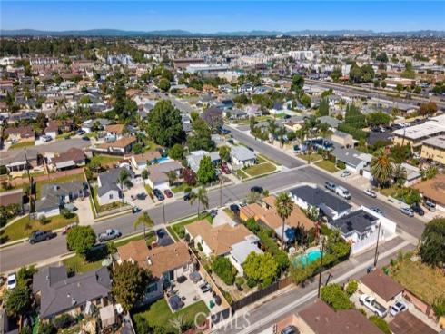 7852  Darwin   Avenue, Midway City, CA