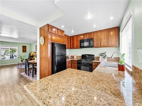 7750  Bolsa  25  Avenue, Midway City, CA