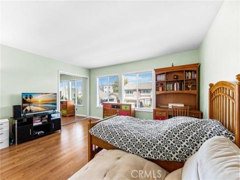 7750  Bolsa  25  Avenue, Midway City, CA