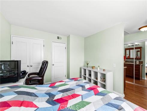 7750  Bolsa  25  Avenue, Midway City, CA