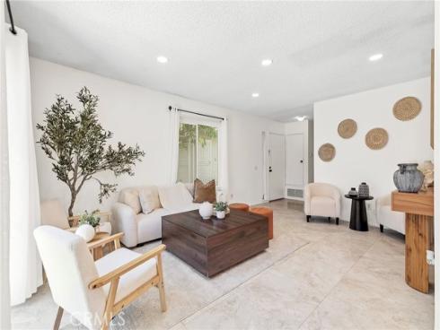 7750 Bolsa 28 Avenue, Midway City, CA