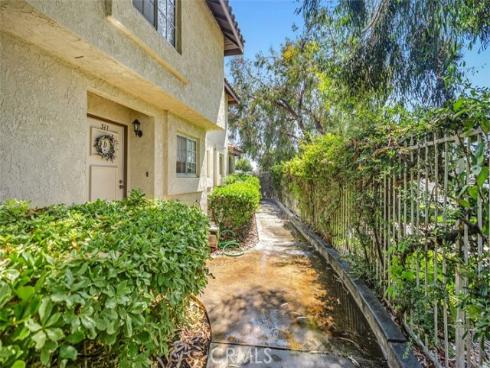 23311  La Crescenta  D , Mission Viejo, CA