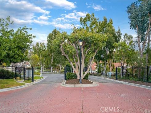 27541  Nivelada  , Mission Viejo, CA