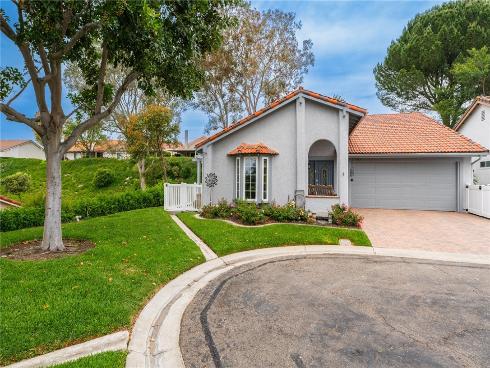 27705  Calle Valdes  , Mission Viejo, CA