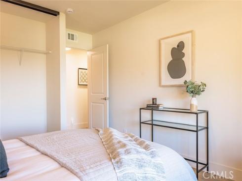 23586  Villena  , Mission Viejo, CA