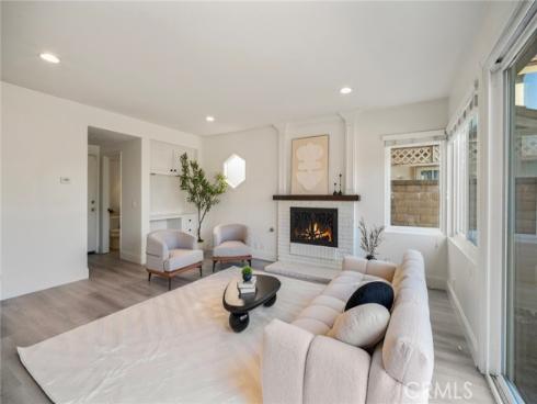 26732  Trasmiras  , Mission Viejo, CA