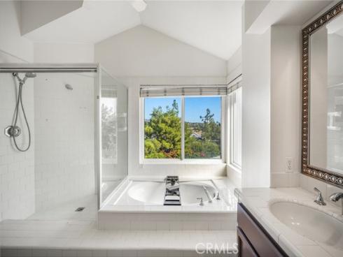 26732  Trasmiras  , Mission Viejo, CA