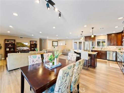 25571  Vesuvia  , Mission Viejo, CA