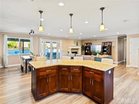 25571  Vesuvia  , Mission Viejo, CA