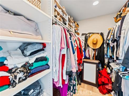 25571  Vesuvia  , Mission Viejo, CA