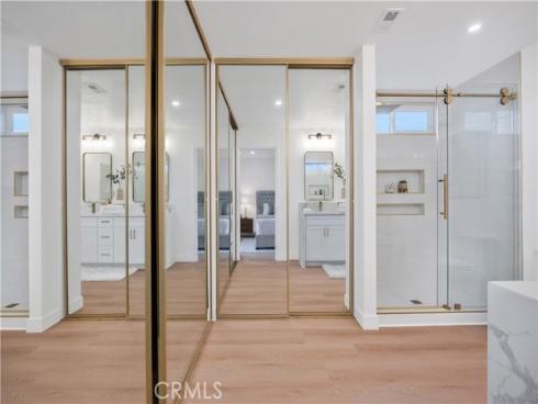 21952  Esplendor  , Mission Viejo, CA