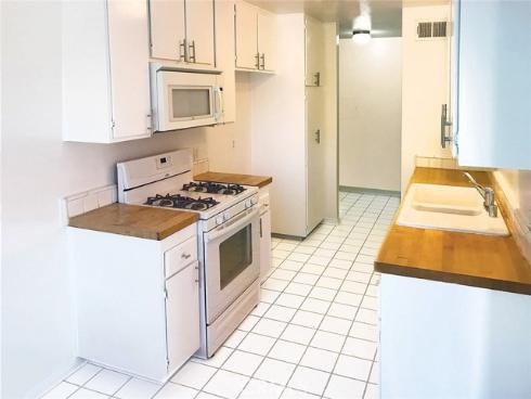 22948  Via Pimiento  4B , Mission Viejo, CA