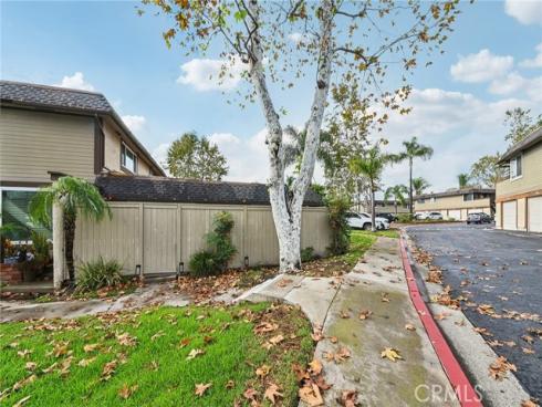 26322  Via Roble  , Mission Viejo, CA