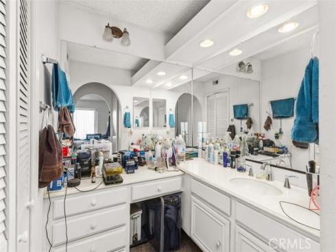 23574  Villena  , Mission Viejo, CA