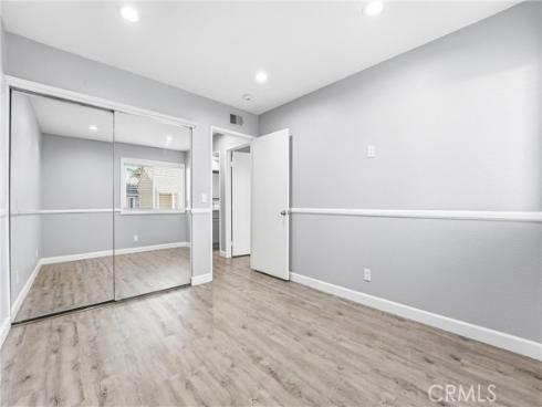 27832  Aberdeen  56 , Mission Viejo, CA