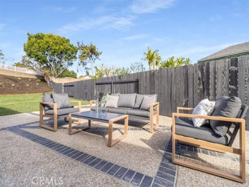 27255  Las Nieves  , Mission Viejo, CA