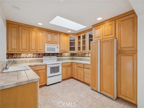 24731  Daphne  , Mission Viejo, CA