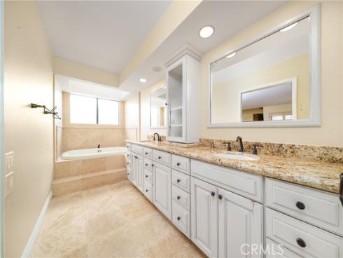 28231  Tinajo  , Mission Viejo, CA