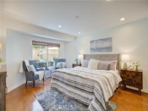 22261  Sisante  , Mission Viejo, CA