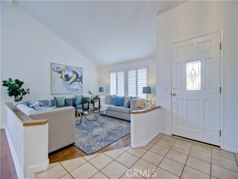 22261  Sisante  , Mission Viejo, CA