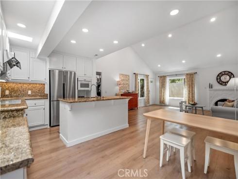 25948  Robin  20  Circle, Mission Viejo, CA