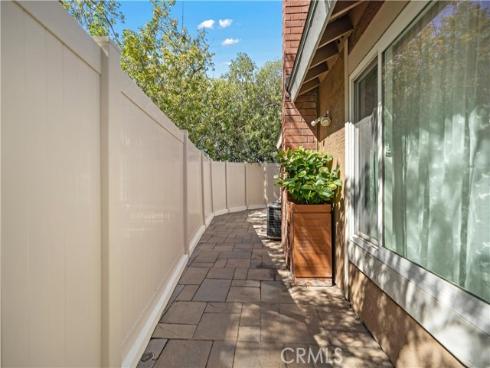 25948  Robin  20  Circle, Mission Viejo, CA