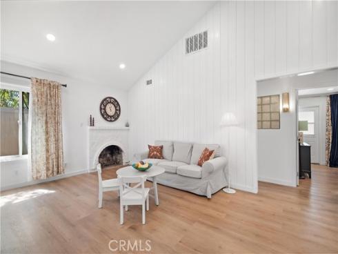 25948  Robin  20  Circle, Mission Viejo, CA