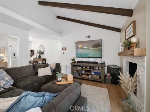 25601  Chrisanta  , Mission Viejo, CA