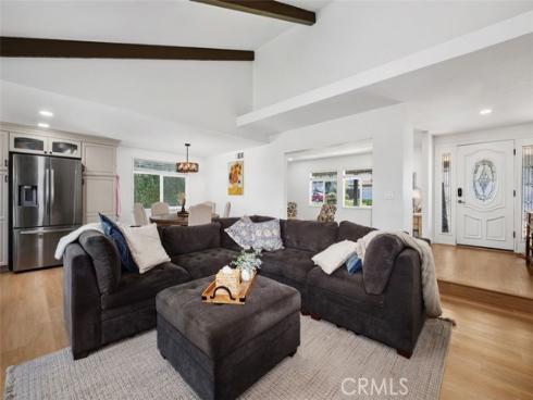 25601  Chrisanta  , Mission Viejo, CA