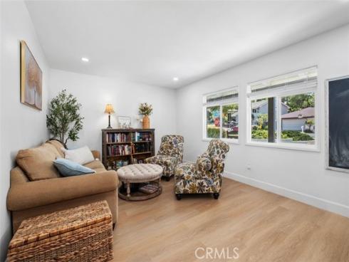 25601  Chrisanta  , Mission Viejo, CA