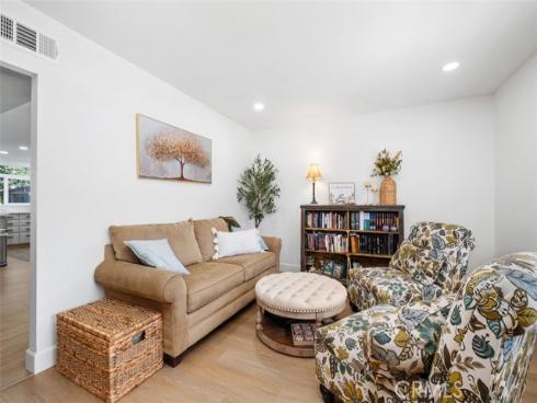 25601  Chrisanta  , Mission Viejo, CA