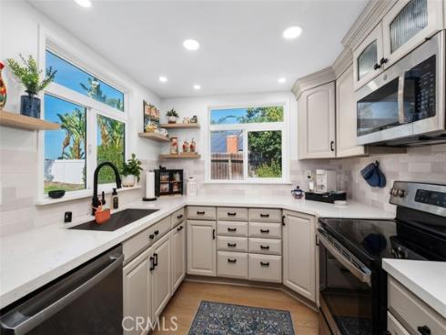 25601  Chrisanta  , Mission Viejo, CA