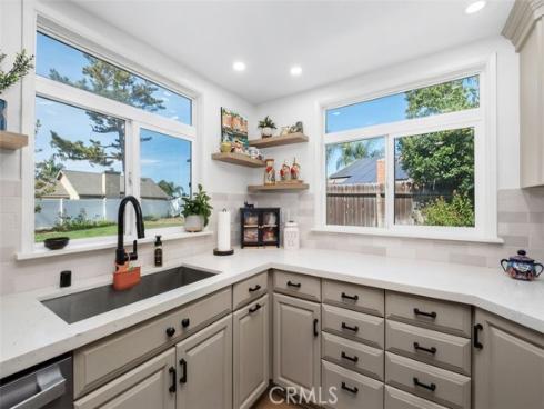 25601  Chrisanta  , Mission Viejo, CA