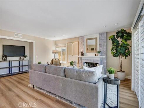 27181  Corcubion  , Mission Viejo, CA