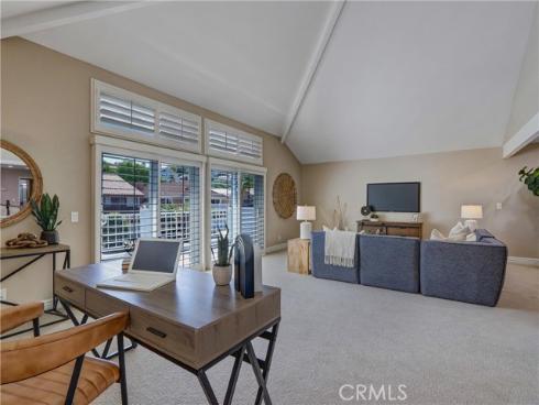 27181  Corcubion  , Mission Viejo, CA