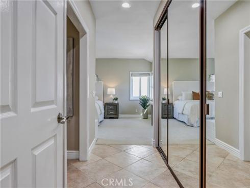 27181  Corcubion  , Mission Viejo, CA