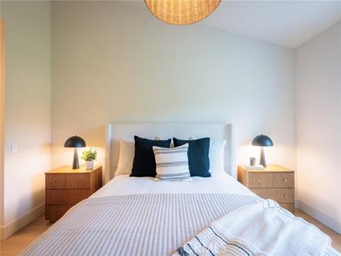 23574  Villena  , Mission Viejo, CA