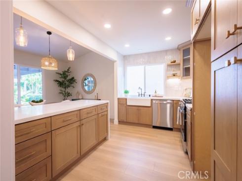 23574  Villena  , Mission Viejo, CA