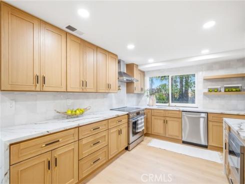 23002  Cecelia  , Mission Viejo, CA