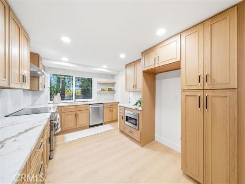 23002  Cecelia  , Mission Viejo, CA