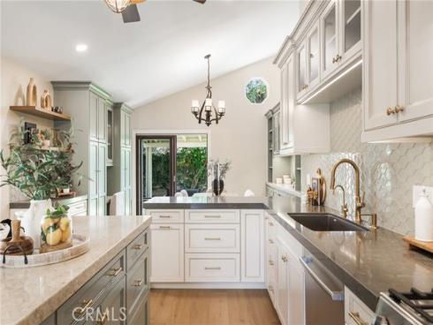 27092 Encinas , Mission Viejo, CA