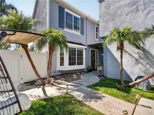 21941  Tobarra  , Mission Viejo, CA
