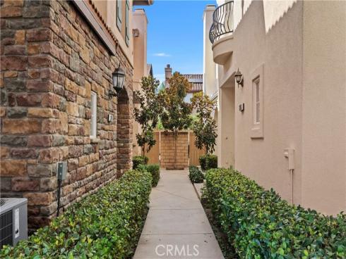 252 Knoll Lake , Mission Viejo, CA