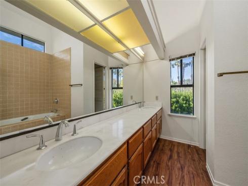 27271 Monforte , Mission Viejo, CA
