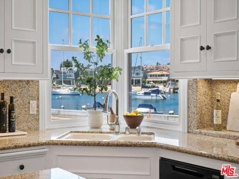 401 N Bay Front  , Newport Beach, CA