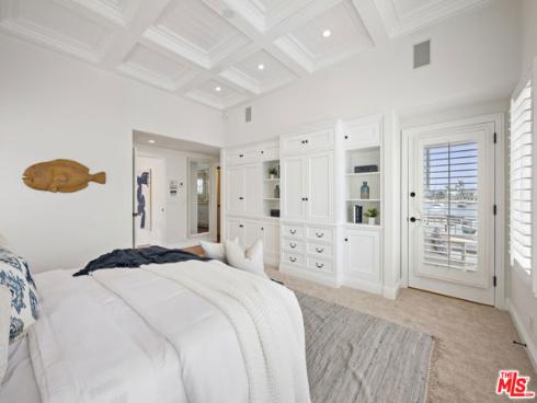 401 N Bay Front  , Newport Beach, CA